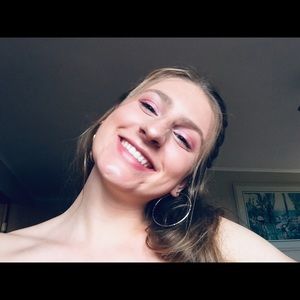 Meet your Posher, Ella